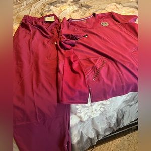 Women’s medical scrub outfit, 3xl, wine color, never worn new with tags